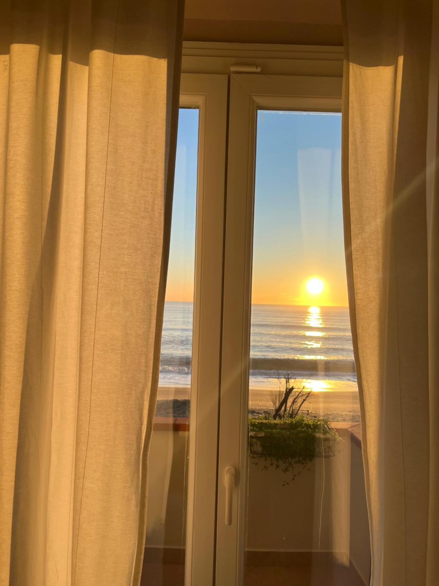 Casamare Una Casa Sulla Spiaggia Nelle Marche Vila Porto Potenza Picena Exterior foto