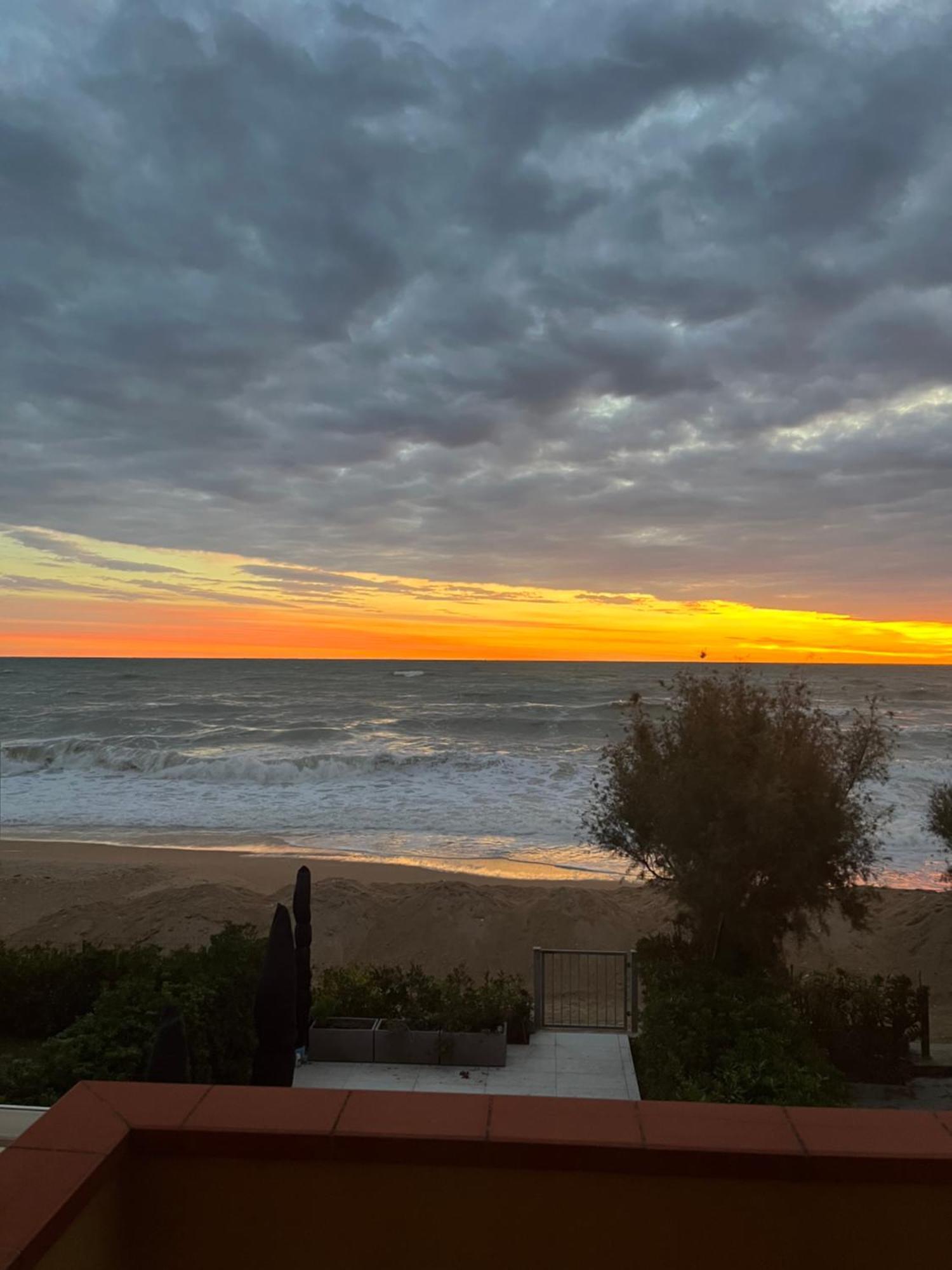 Casamare Una Casa Sulla Spiaggia Nelle Marche Vila Porto Potenza Picena Exterior foto