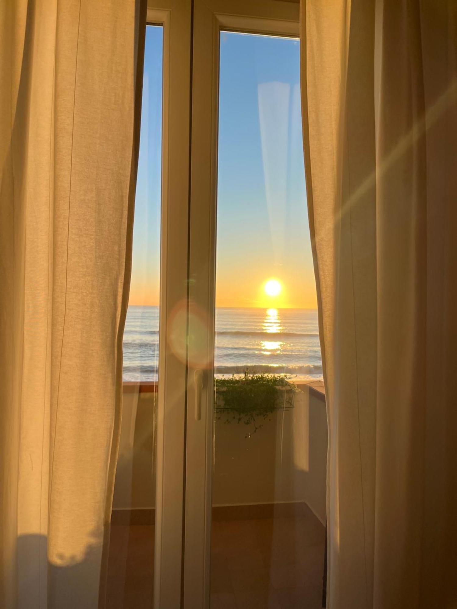 Casamare Una Casa Sulla Spiaggia Nelle Marche Vila Porto Potenza Picena Exterior foto