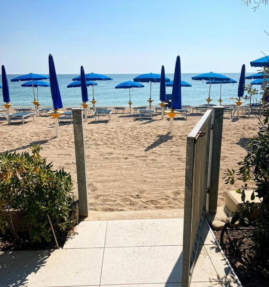 Casamare Una Casa Sulla Spiaggia Nelle Marche Vila Porto Potenza Picena Exterior foto